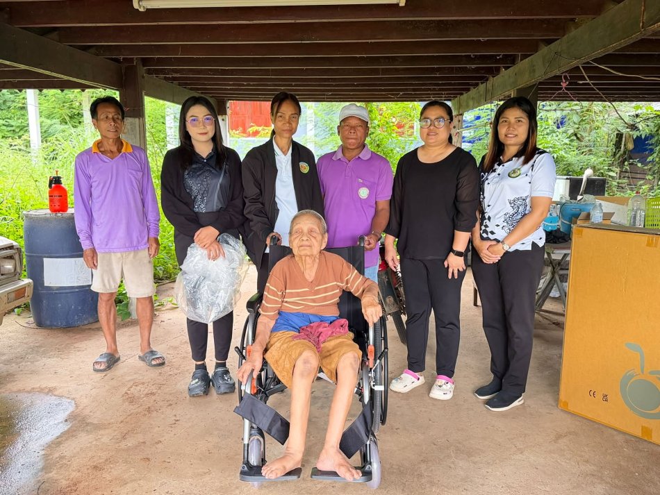 องค์การบริหารส่วนตำบลทรัพย์พระยา ร่วมกับ  สำนักงานพัฒนาสังคมและความมั่นคงของมนุษย์จังหวัดบุรีรัมย์ มอบรถเข็นนั่งสำหรับคนพิการ ที่มีความพิการทางการเคลื่อนไหวหรือทางร่างกาย มีความจำเป็นต้องใช้รถเข็นนั่งสำหรับคนพิการ เพื่ออำนวยความสะดวกในการดำรงชีวิตและประกอบอาชีพ และเพิ่มความสามารถทางด้านการเคลื่อนไหวของคนพิการในการใช้ชีวิตประจำวัน